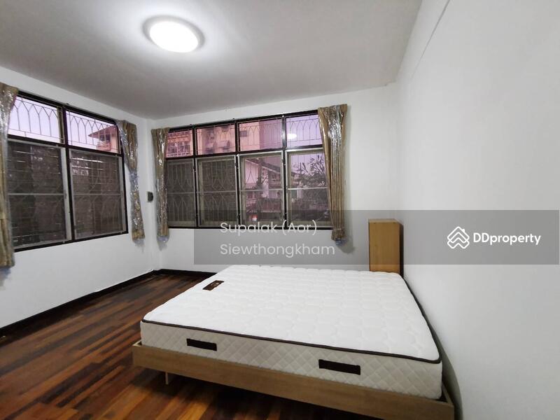 For Rent - 60 SQW. House for Rent near MRT Cultural Center, Bangkok