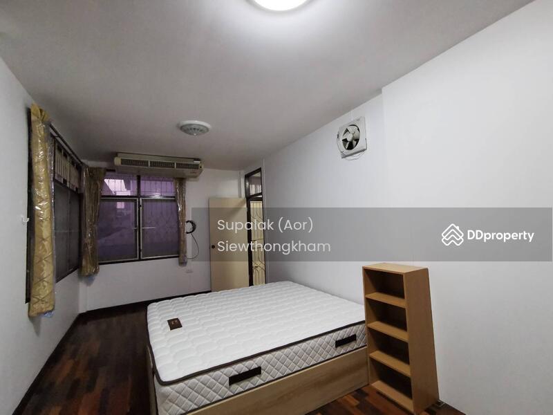 ให้เช่า - บ้านเดี่ยว 2 ห้องนอน ให้เช่า ในทำเล ห้วยขวาง, กรุงเทพ
