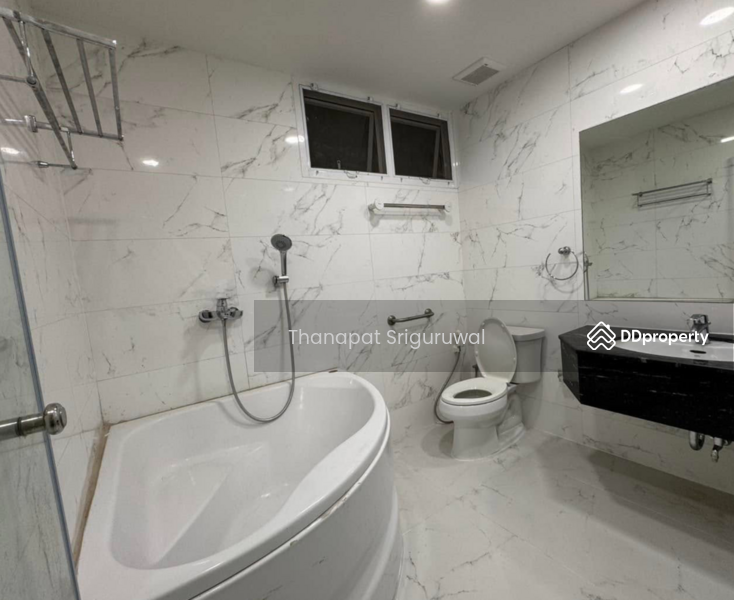 For Rent - Baan Thanon Sarasin condominium, Bangkok