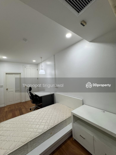 For Rent - Baan Thanon Sarasin condominium, Bangkok
