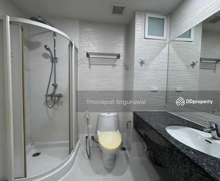 For Rent - Baan Thanon Sarasin condominium, Bangkok