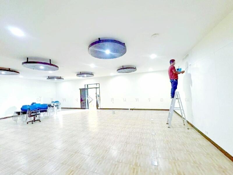 For Rent - ทองหล่อ เอกมัย สุขุมวิท34-38 BTS พระโขนง 1กม. ให้เช่าอาคารสำนักงาน 3 ชั้น ดาดฟ้า 164 ตร.วา.656 ตร.ม., Bangkok