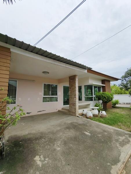 ให้เช่า - บ้านปล่อยเช่าตรงข้างเซ็นทรัล หน้าซอยมีเซเว่น เขาออกสะดวก ใกล้ทุกห้าง 3 น 2 น้ำ มีแอนด์ ตัว มันเปล่า, นครราชสีมา