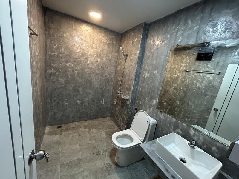 For Rent - Private Warehouse on Main Road with Luxury Office / Direct Owner Listing / Spacious Surroundin, Pathum Thani