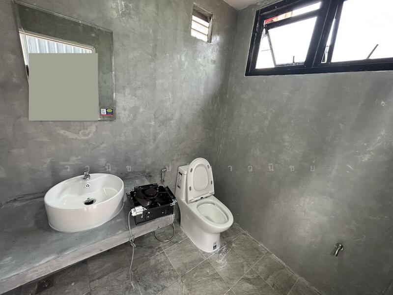 For Rent - Private Warehouse on Main Road with Luxury Office / Direct Owner Listing / Spacious Surroundin, Pathum Thani