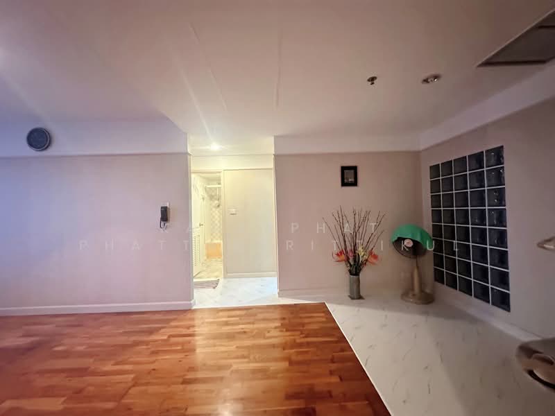 Lumpini Place Water Cliff, Bangkok, Soi Sathu Pradit 19 Yeak 10, Chong Nonsi, Yan Nawa, Bangkok, 2 Bedrooms, 57 sqm, Condo For Sale, by Kanyaphat Phattararittikul, 60052049 - DDproperty.com