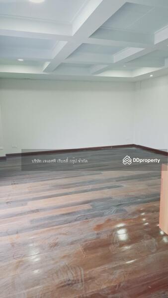 For Rent - Commercial Building Huai khwang, Bangkok