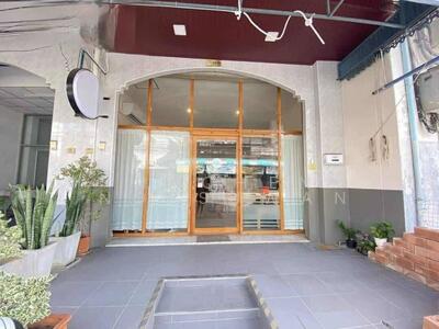 ขาย - ขายพร้อมผู้เช่าทาวน์เฮาส์ 2 ชั้น พิกัดหลัง ญว. หาดใหญ่ 2 ห้องนอน 17.2 ตร.วา ขาย 4.3 ล้านบาท, สงขลา