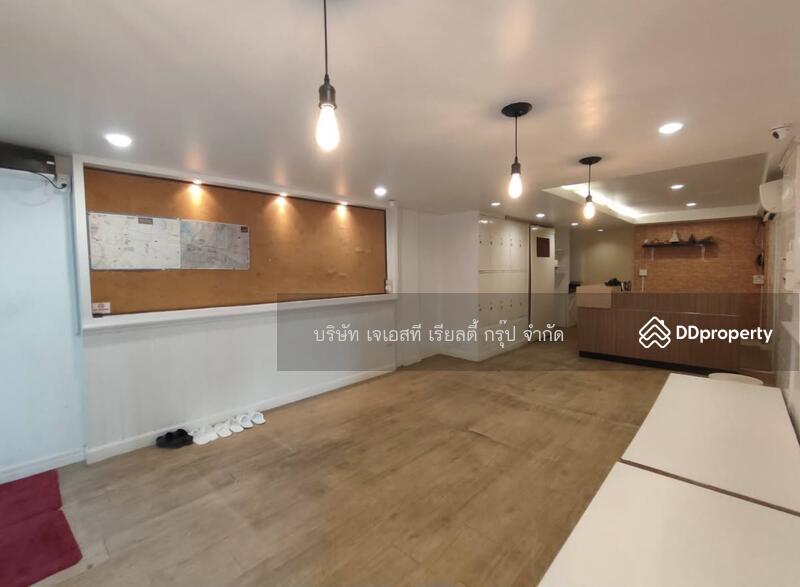For Sale - Townhouse 5 bathrooms, 5 bedrooms Suriya Wong, Bangkok