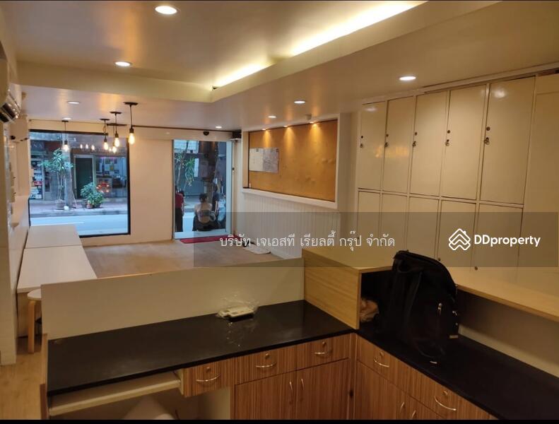 ขาย - Townhouse 5 bathrooms, 5 bedrooms Suriya Wong, กรุงเทพ