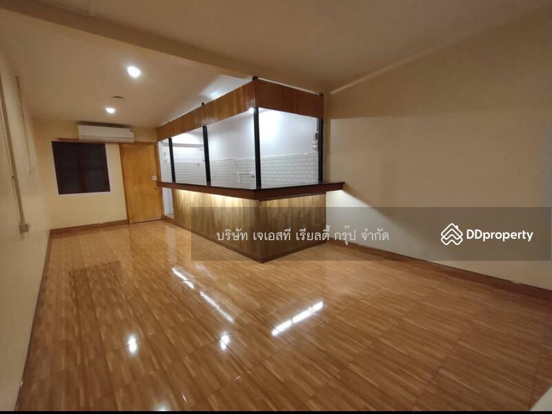 For Sale - Townhouse 5 bathrooms, 5 bedrooms Suriya Wong, Bangkok