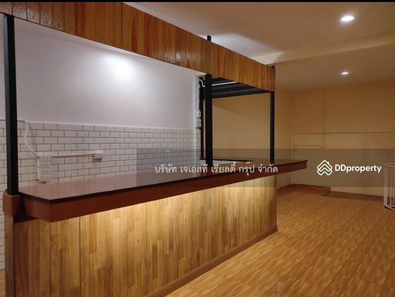 For Sale - Townhouse 5 bathrooms, 5 bedrooms Suriya Wong, Bangkok