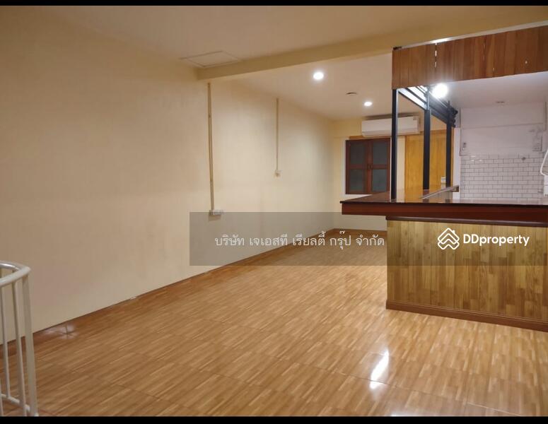 For Sale - Townhouse 5 bathrooms, 5 bedrooms Suriya Wong, Bangkok