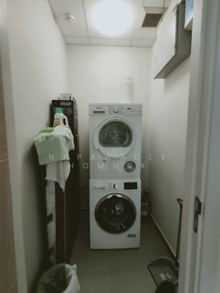 Sindhorn Residence, Bangkok, 54 Soi Ton Son, Lumphini, Pathum Wan, Bangkok, 2 Bedrooms, 120 sqm, Condo For Rent, by Napawadee Homhuk, 60053040 - DDproperty.com