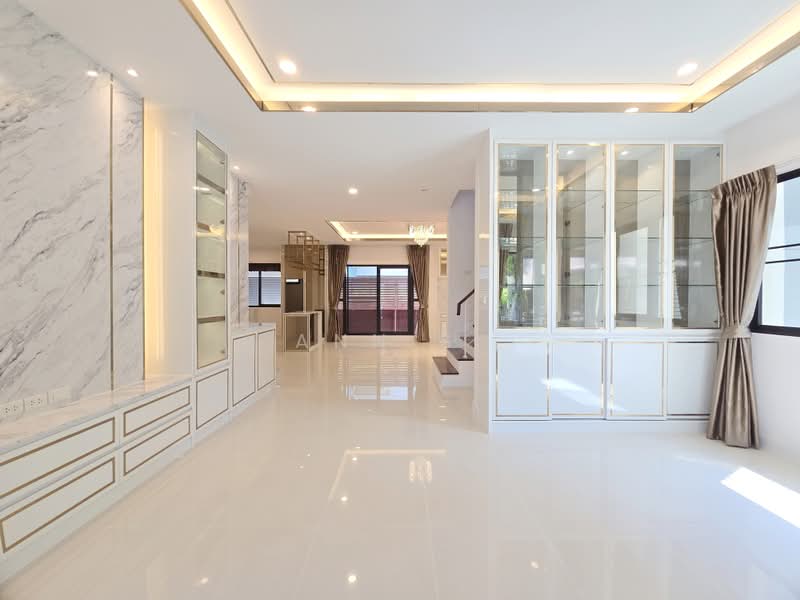 The City Pattanakarn, Bangkok, On Nut Road, Prawet, Bangkok, 4 Bedrooms, 340 sqm, Single Detached House For Sale, by Ann S, 60054629 - DDproperty.com