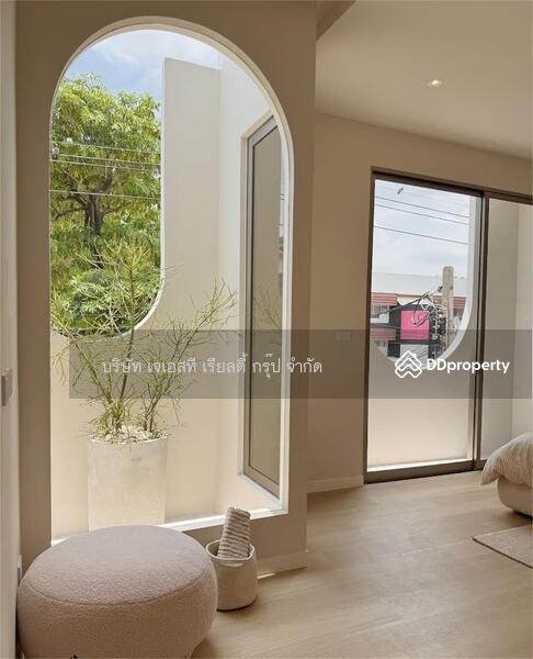 ให้เช่า - Newly built 3-storey detached house, กรุงเทพ