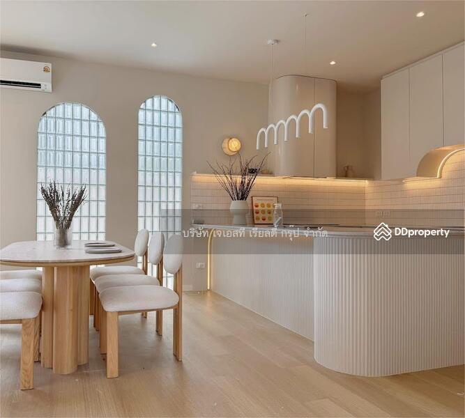 ให้เช่า - Newly built 3-storey detached house, กรุงเทพ
