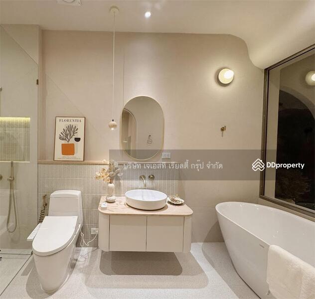 ให้เช่า - Newly built 3-storey detached house, กรุงเทพ