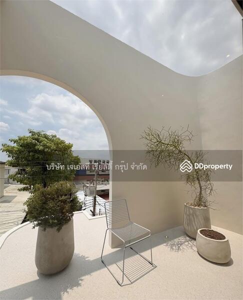 ให้เช่า - Newly built 3-storey detached house, กรุงเทพ
