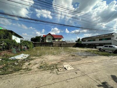 ขาย - ที่ดินลาดพร้าว ปากซอยติดสถานีโชคชัย 4, กรุงเทพ