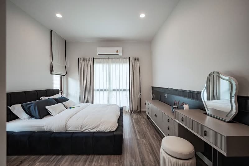 Burasiri Krungthep Kreetha, Bangkok, 95 Soi Pracha Ruam Chai, Hua Mak, Bang Kapi, Bangkok, 4 Bedrooms, 238 sqm, Single Detached House For Sale, by ผึ้ง ภรภัทร, 60054971 - DDproperty.com