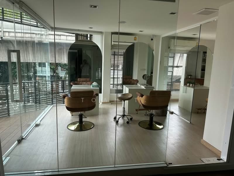 ขายอาคาร อารีย์ พญาไท :Building for sale, Ari Phaya Thai, Bangkok, Samsen Nai, Phaya Thai, Bangkok, , 550 sqm, Shophouse For Sale, by TOAH T., 60055038 - DDproperty.com