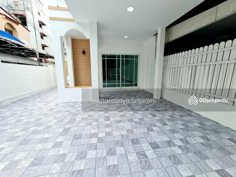 ขาย - 2-Br Townhouse near MRT Bang Rak Noi Tha It, นนทบุรี