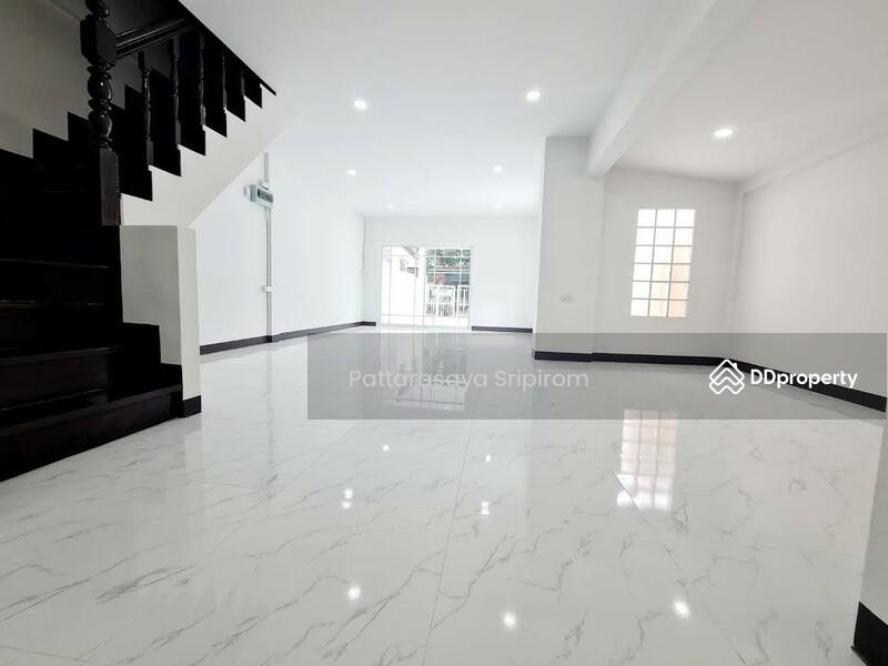 For Sale - 2-Br Townhouse near MRT Bang Rak Noi Tha It, Nonthaburi
