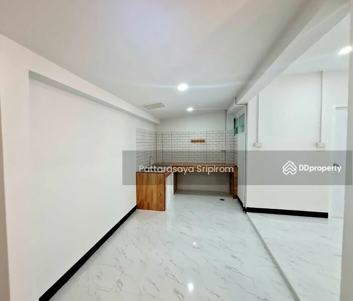 ขาย - 2-Br Townhouse near MRT Bang Rak Noi Tha It, นนทบุรี