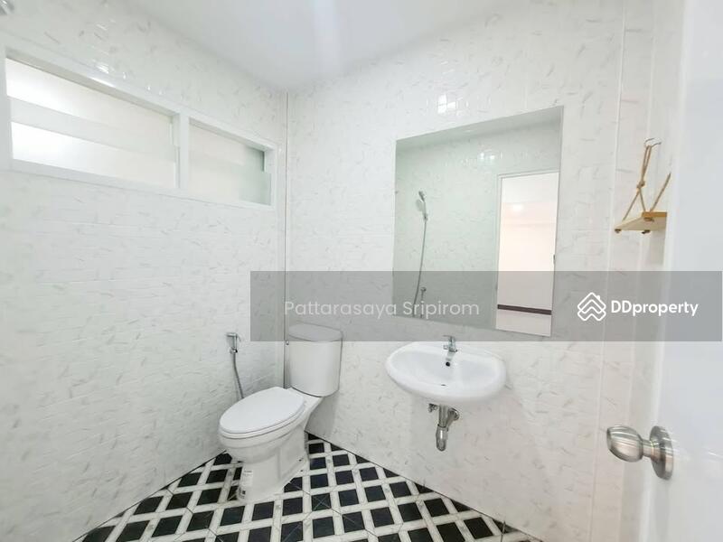 For Sale - 2-Br Townhouse near MRT Bang Rak Noi Tha It, Nonthaburi