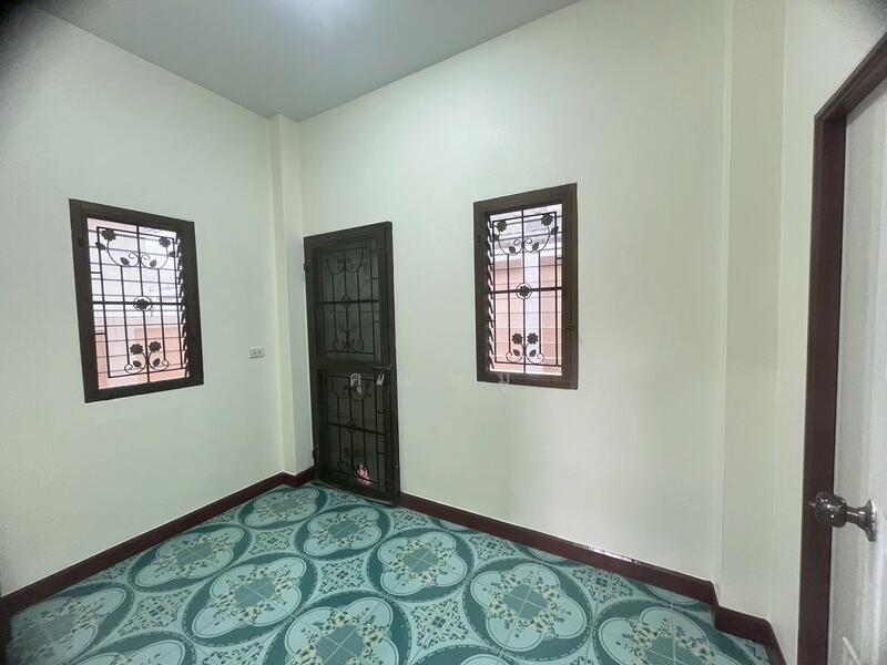 บ้านเดี่ยว หลังมุมเพิ่งรีโนเวทเจ้าของซื้อมาไม่ถึงปี !!ขายบ้านเดี่ยวไม่มีค่าส่วนกลาง เดินทางสะดวก, Chon Buri (Pattaya), Surasak, Si Racha, Chon Buri (Pattaya), 2 Bedrooms, 100 sqm, Single Detached House For Sale, by คุณหมู, 60056491 - DDproperty.com