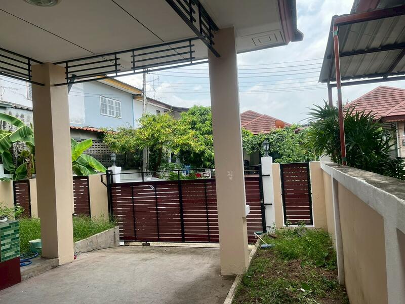 บ้านเดี่ยว หลังมุมเพิ่งรีโนเวทเจ้าของซื้อมาไม่ถึงปี !!ขายบ้านเดี่ยวไม่มีค่าส่วนกลาง เดินทางสะดวก, ชลบุรี, สุรศักดิ์, ศรีราชา, ชลบุรี, 100 ตร.ม., บ้านเดี่ยว ขาย, โดย คุณหมู, 60056491 - DDproperty.com
