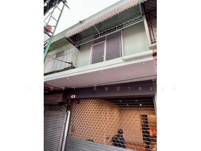ขาย - ตึกแถว 2 ชั้น ติดถนนประชาราษฎร์สาย 2 สี่แยกบางโพ ใกล้เกตเวย์บางซื่อ ขายพร้อมผู้เช่า, กรุงเทพ