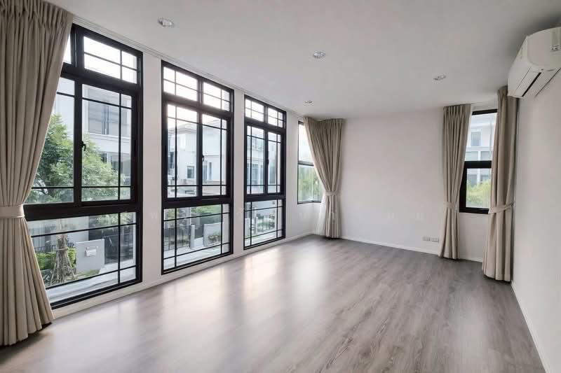The Sonne Srinakarin-Bangna, Bangkok, Soi Chumchon Mahat Thai 3, Bangna-Trad Road, Dok Mai, Prawet, Bangkok, 4 Bedrooms, 245 sqm, Single Detached House For Sale, by Supajee Wattanarom, 60057616 - DDproperty.com