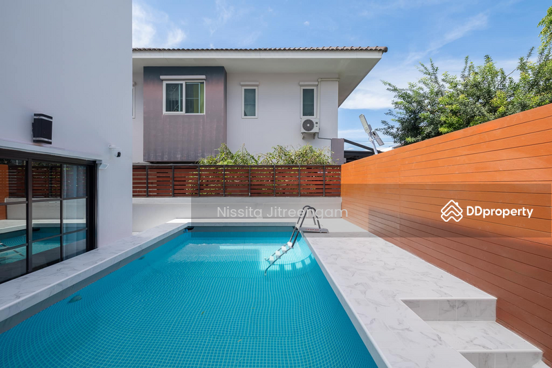 ขาย - บ้านเดียวพร้อมสระ ใจกลางเมือง ห้วยขวาง 5 ห้องนอน 3 ห้องน้ำ, กรุงเทพ
