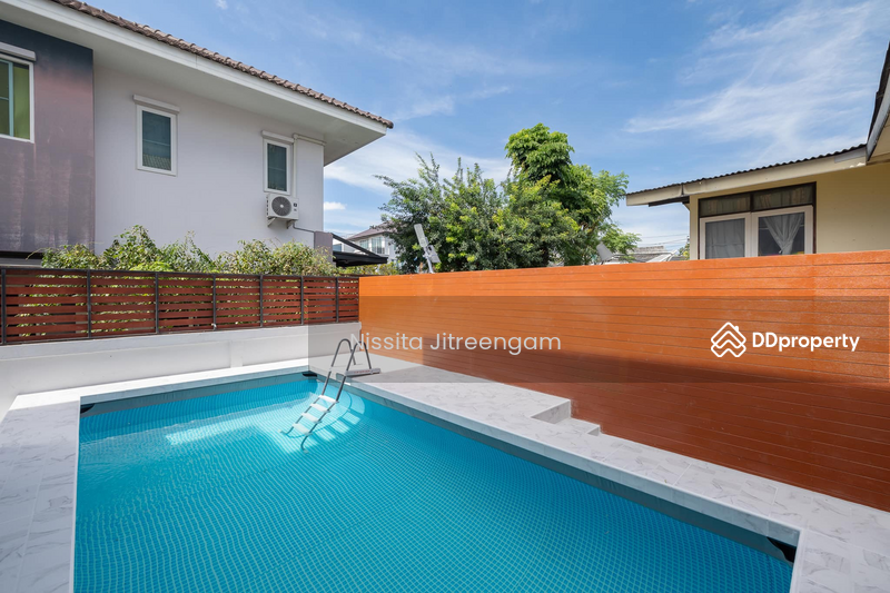 ขาย - บ้านเดียวพร้อมสระ ใจกลางเมือง ห้วยขวาง 5 ห้องนอน 3 ห้องน้ำ, กรุงเทพ