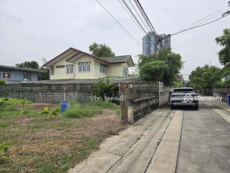 For Sale - Sale Land 99 sq wah about 500 m from Tiwanont Soi 32, Nonthaburi