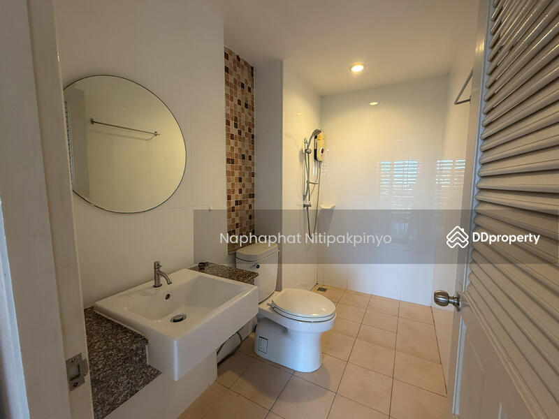 For Rent - Le Beach Condo บางเสร่, Chon Buri