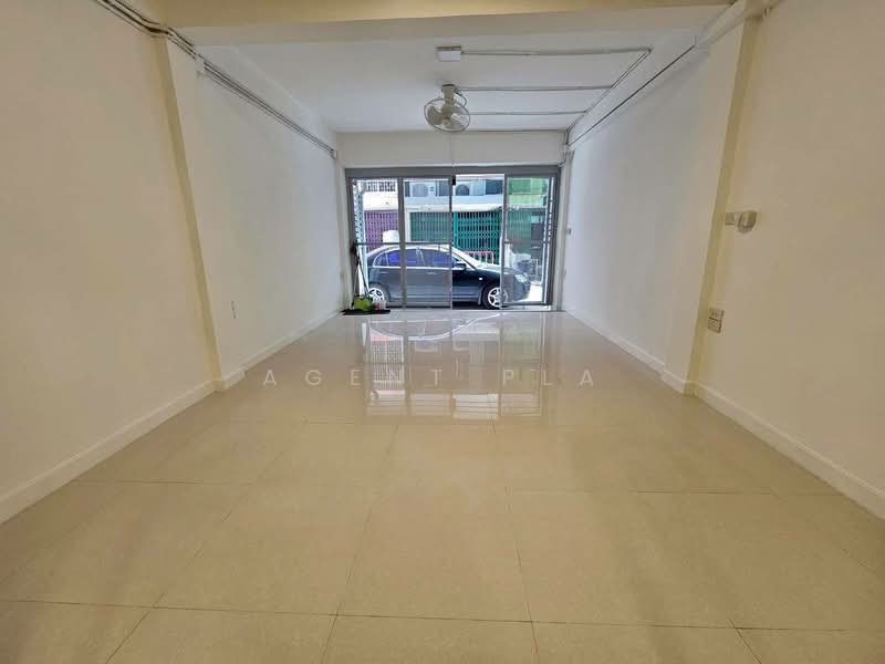For Rent - Newly Renovated Commercial Building for Rent — Just 100 Meters from BTS Bang Chak (SPSP615), Bangkok