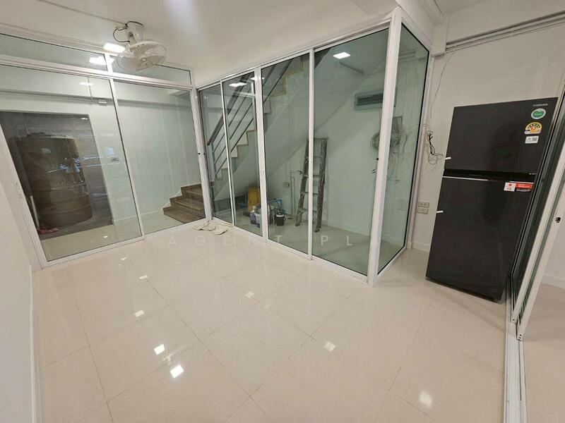 For Rent - Newly Renovated Commercial Building for Rent — Just 100 Meters from BTS Bang Chak (SPSP615), Bangkok