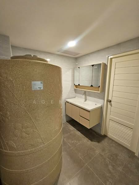 ให้เช่า - ให้เช่าอาคารพาณิชย์ รีโนเวทใหม่ทั้งหลัง — เพียง 100 เมตร จาก BTS บางจาก (SPSP615), กรุงเทพ