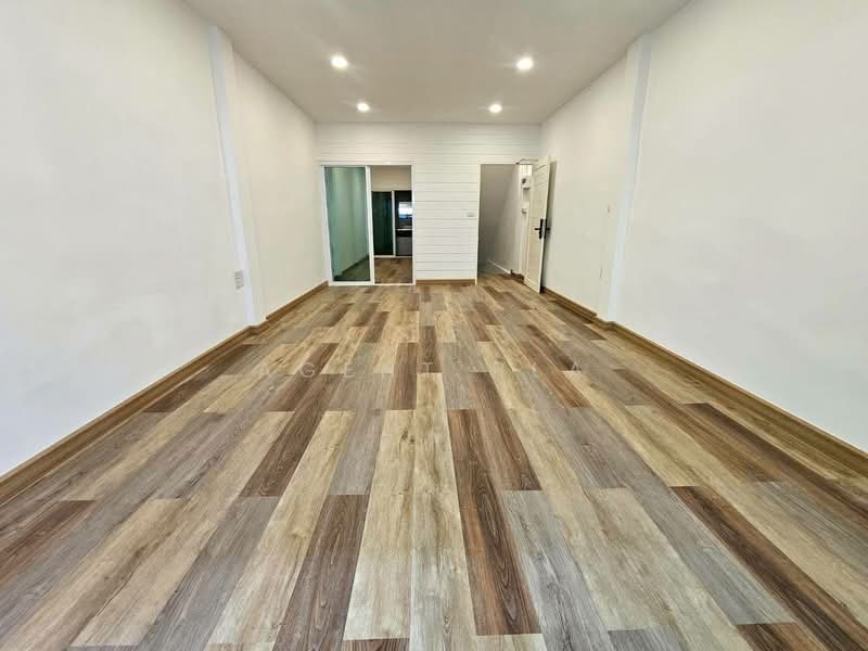 For Rent - Newly Renovated Commercial Building for Rent — Just 100 Meters from BTS Bang Chak (SPSP615), Bangkok