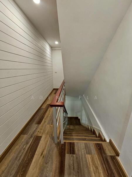 For Rent - Newly Renovated Commercial Building for Rent — Just 100 Meters from BTS Bang Chak (SPSP615), Bangkok