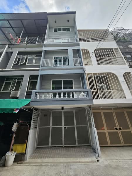 For Rent - Newly Renovated Commercial Building for Rent — Just 100 Meters from BTS Bang Chak (SPSP615), Bangkok