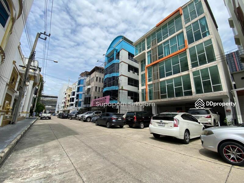 ให้เช่า - อาคารสำนักงาน 5 ชั้น พร้อมลิฟต์ + ที่จอดรถ ซอยรัตนาธิเบศร์ 32, นนทบุรี