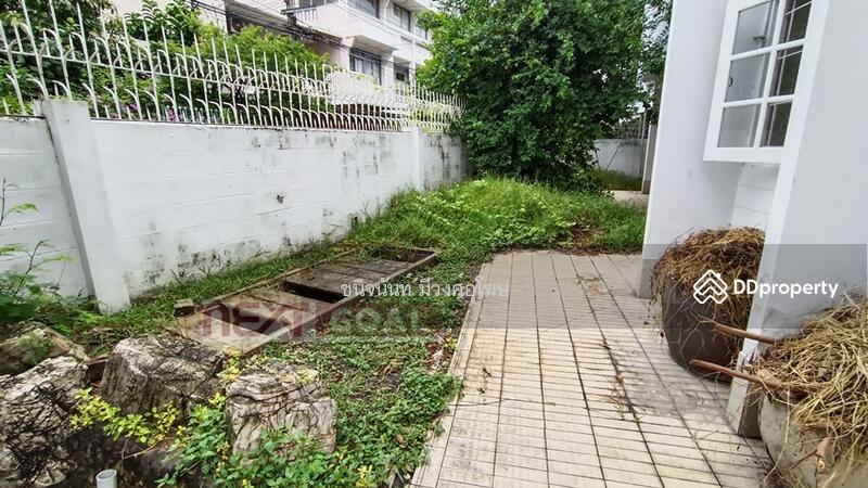 For Sale - Land 71 sqw. For Sale with a House in Yenakard-Rama 4 area, Bangkok