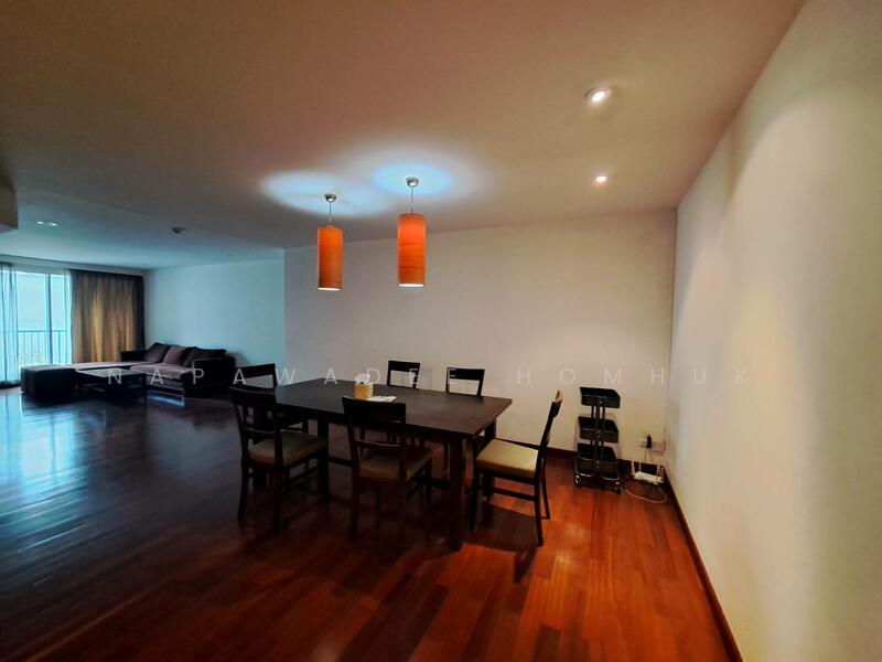 Urbana Sukhumvit 15, Bangkok, Soi Sukhumvit 15, Khlongtoei Nua, Watthana, Bangkok, 2 Bedrooms, 113 sqm, Condo For Rent, by Napawadee Homhuk, 60061705 - DDproperty.com