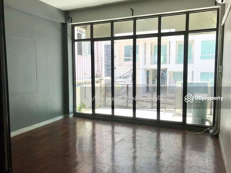 ขาย - Townhouse Pipat 2 Convent, กรุงเทพ