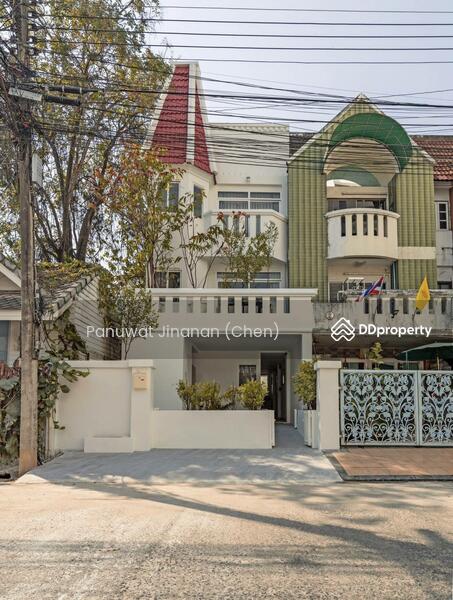 ขาย - ขายทาวน์เฮ้าส์ 3 ชั้น ใจกลางเมืองเชียงใหม่ ทำเลทอง ใกล้ถนนท่าแพ, เชียงใหม่