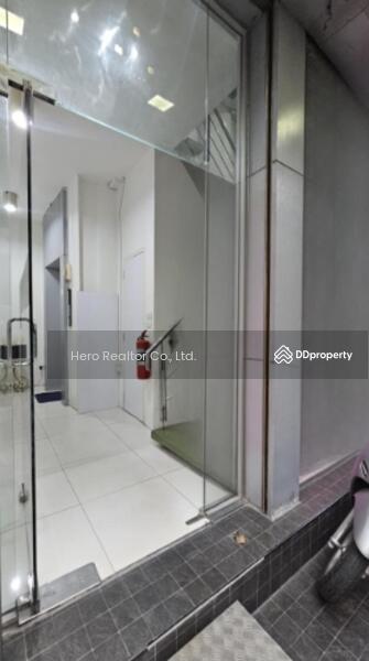 For Rent - For Rent Bangkok Retail Space Sukhumvit Watthana BTS Asok BRE25239, Bangkok